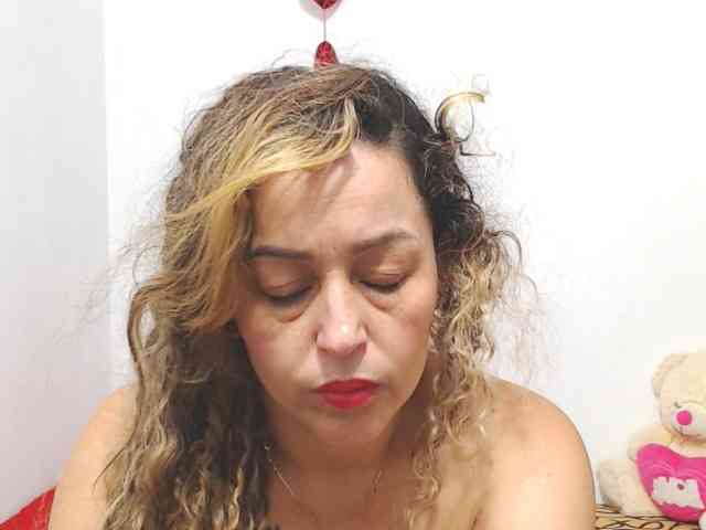 ariellth webcam