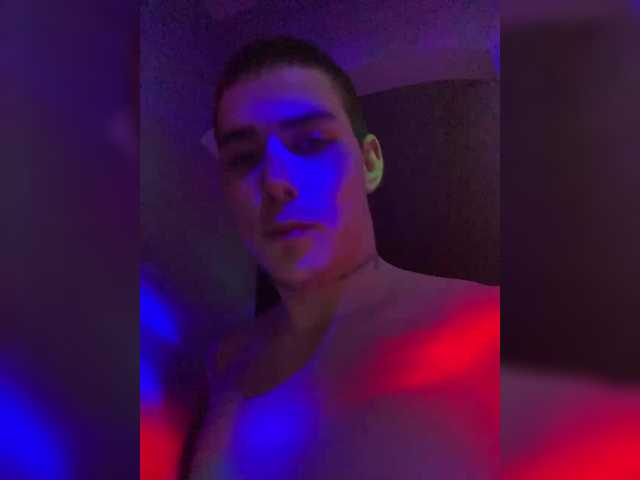 Entrez le videochat erotique avec le
modèle TUYA2 TUYA2