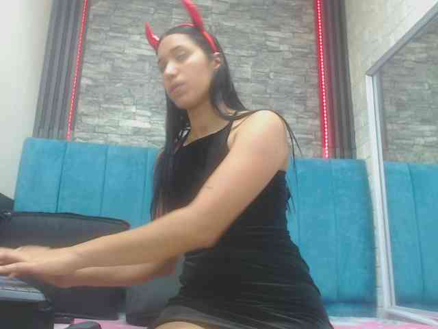 skinny-brenda webcam