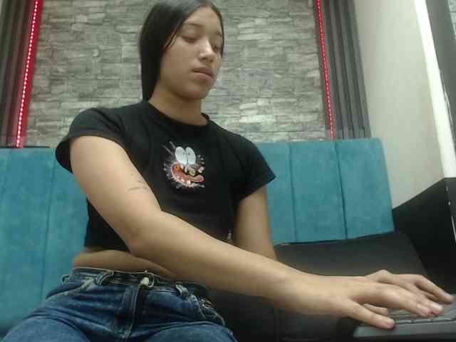 skinny-brenda webcam