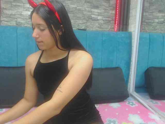 skinny-brenda webcam