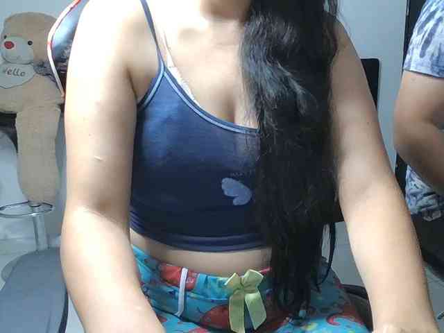 Emy23Jack23 webcam