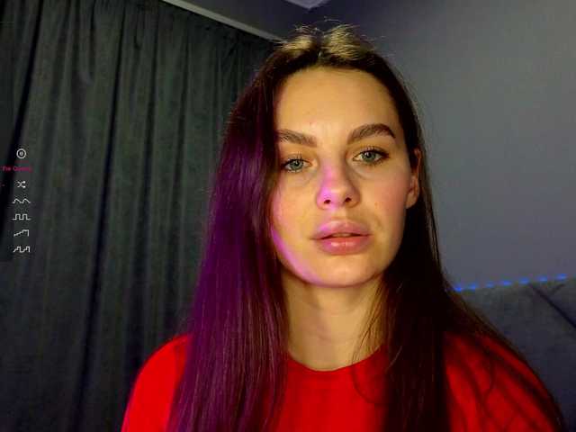 Vai a chattare su VALERIYAAA VALERIYAAA