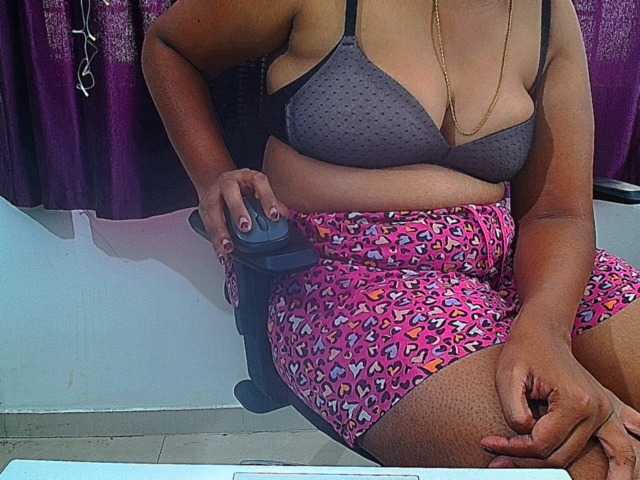 ShruthiIndian56 webcam