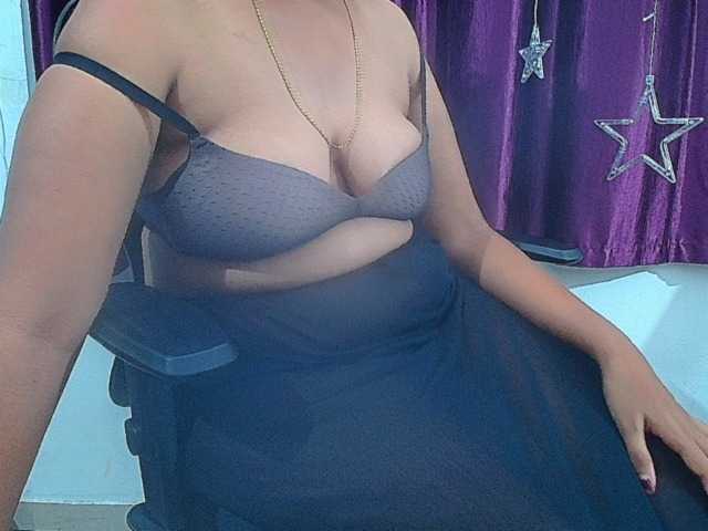 ShruthiIndian56 webcam