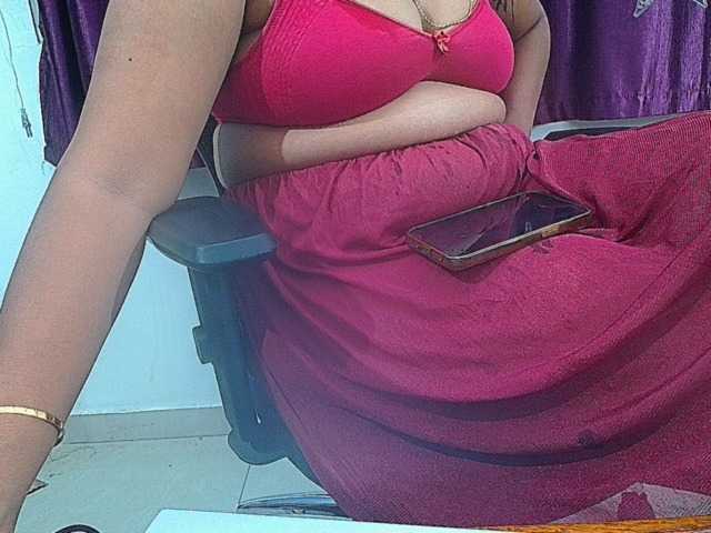 ShruthiIndian56 webcam