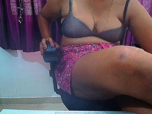 ShruthiIndian56 webcam