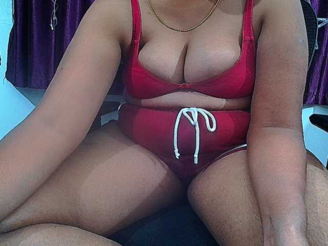 ShruthiIndian56 webcam
