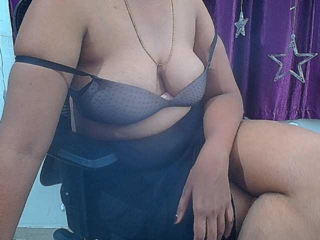ShruthiIndian56 webcam