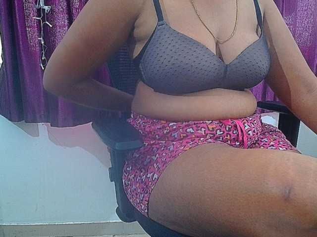 ShruthiIndian56 webcam