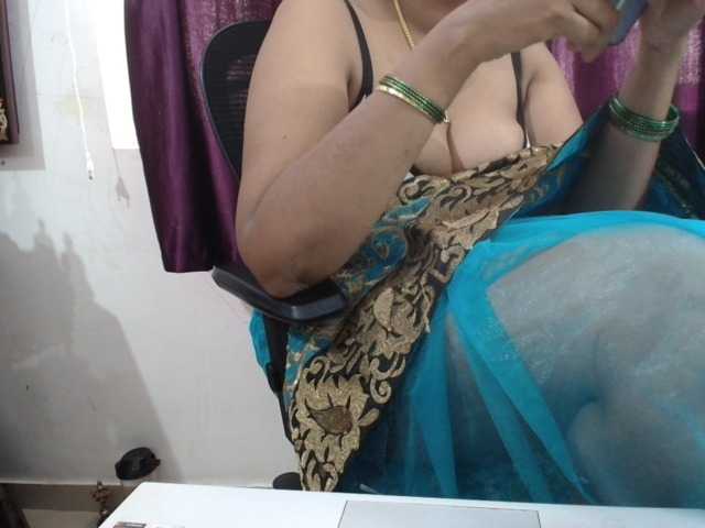 ShruthiIndian56 webcam
