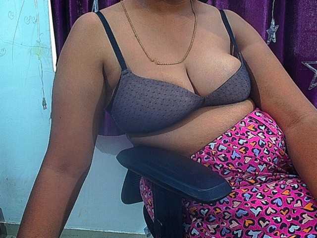 ShruthiIndian56 webcam
