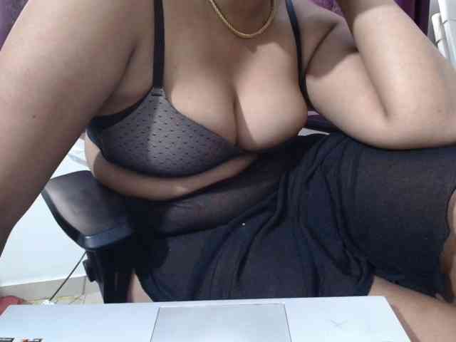 ShruthiIndian56 webcam