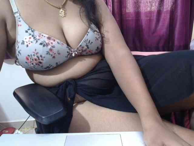 ShruthiIndian56 webcam