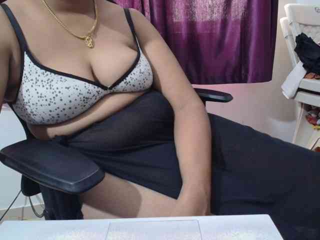 ShruthiIndian56 webcam