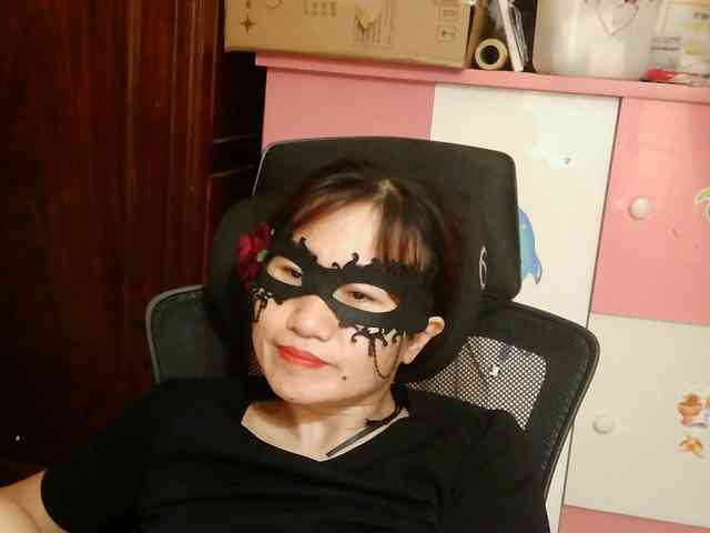 girl30slutty webcam