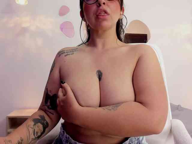 Anniie webcam