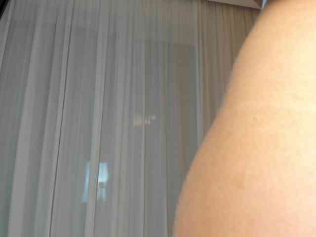 Saradiamond01 webcam