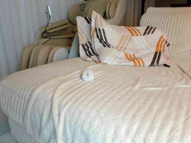 Saradiamond01 webcam