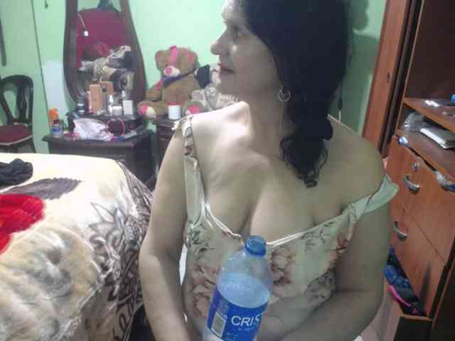 jazmin-mature webcam