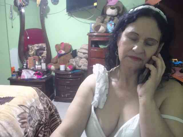 jazmin-mature webcam
