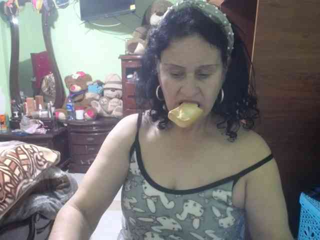 jazmin-mature webcam