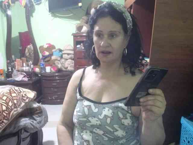 jazmin-mature webcam