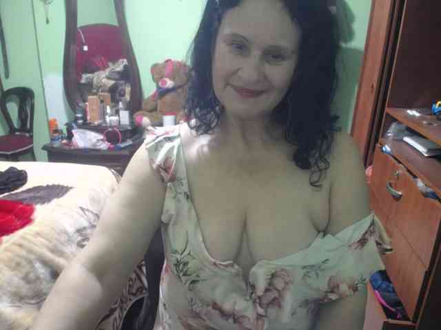 jazmin-mature webcam