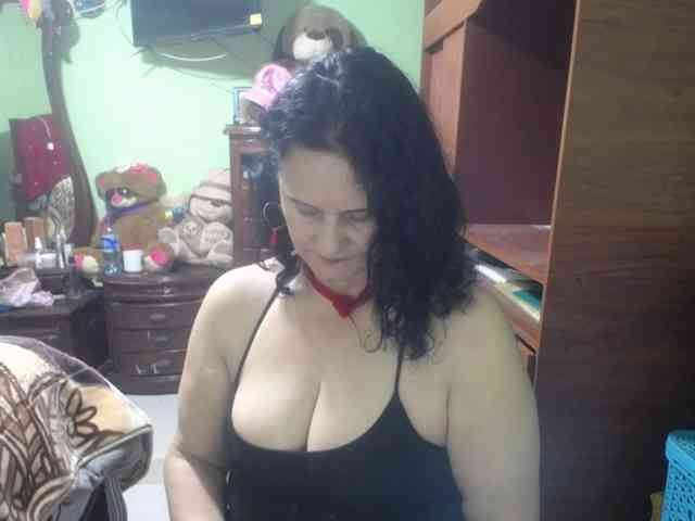 jazmin-mature webcam