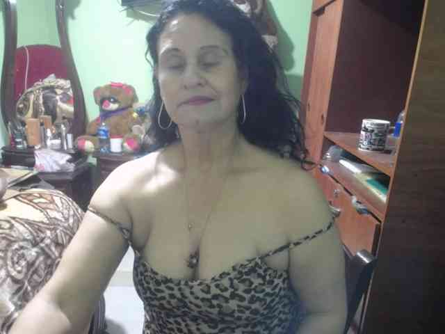 jazmin-mature webcam