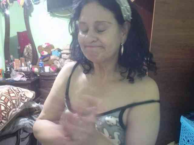 jazmin-mature webcam