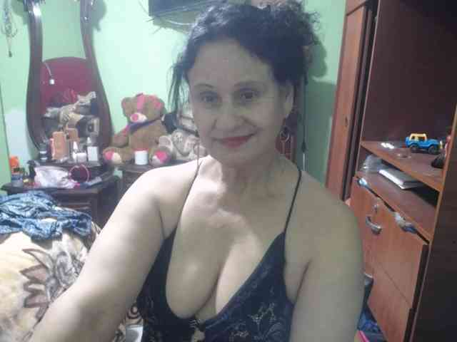 jazmin-mature webcam
