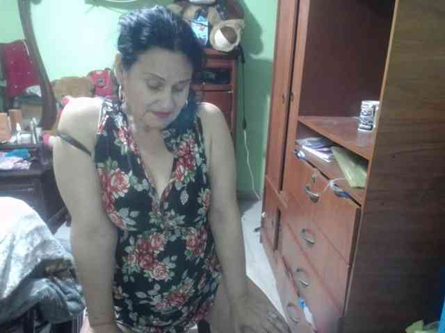 jazmin-mature webcam