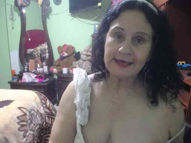 jazmin-mature webcam