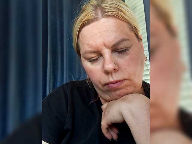 blondy_girl1499 webcam