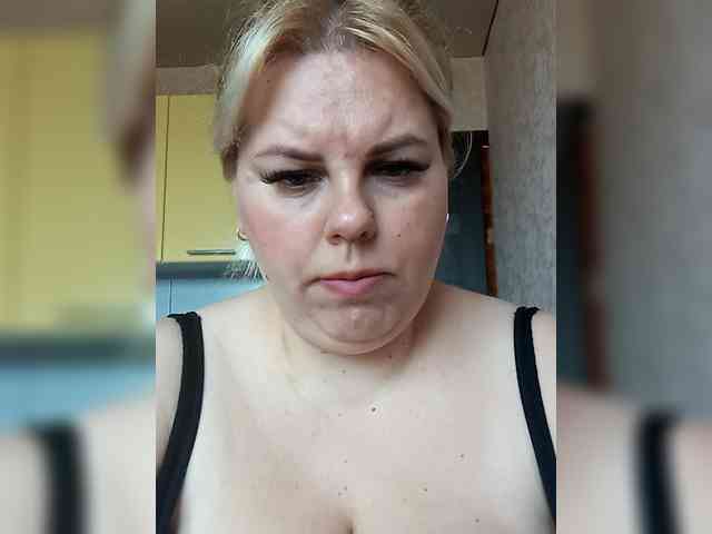 blondy_girl1499 webcam