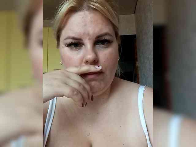 blondy_girl1499 webcam