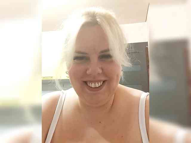 blondy_girl1499 webcam