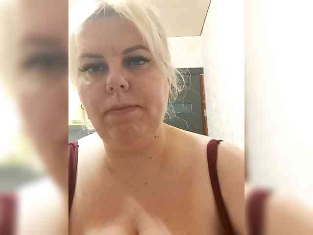 blondy_girl1499 webcam