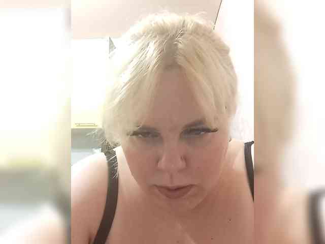 blondy_girl1499 webcam