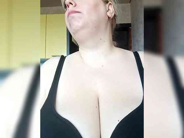 blondy_girl1499 webcam