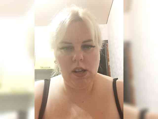 blondy_girl1499 webcam