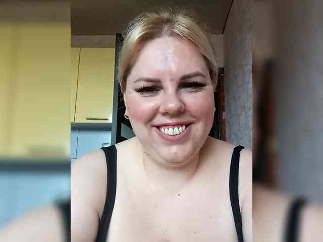 blondy_girl1499 webcam