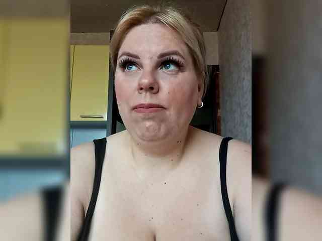 blondy_girl1499 webcam