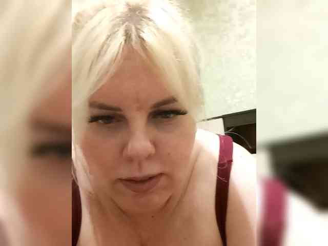 blondy_girl1499 webcam