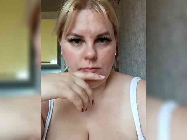 blondy_girl1499 webcam