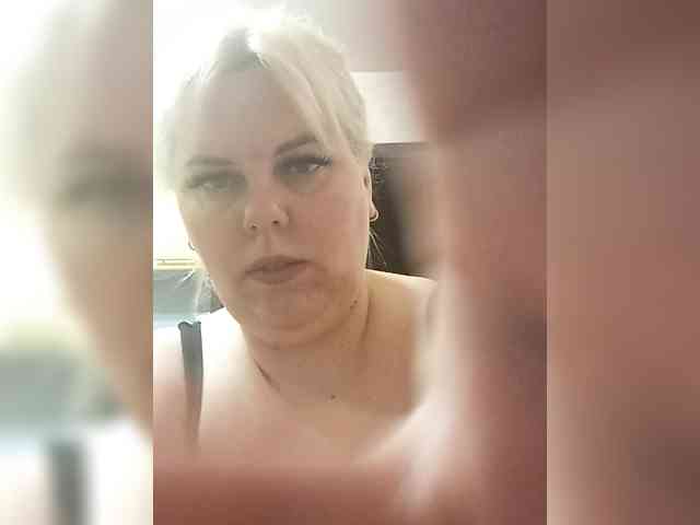 blondy_girl1499 webcam