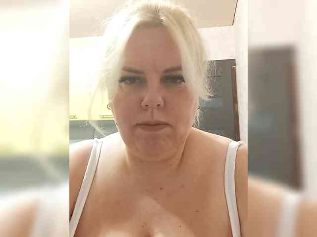 blondy_girl1499 webcam