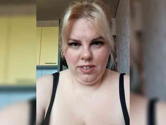blondy_girl1499 webcam