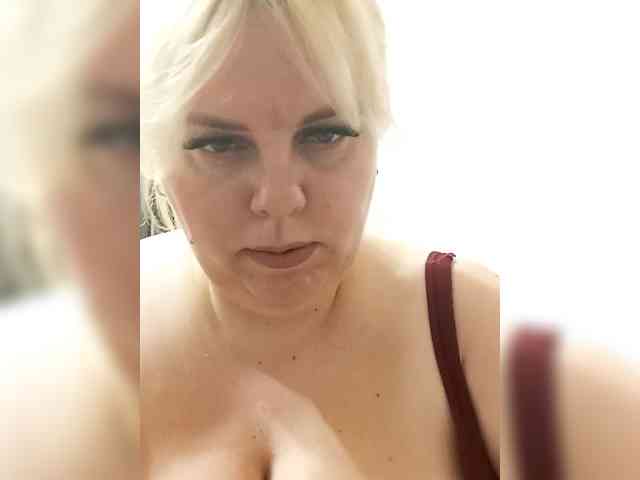 blondy_girl1499 webcam